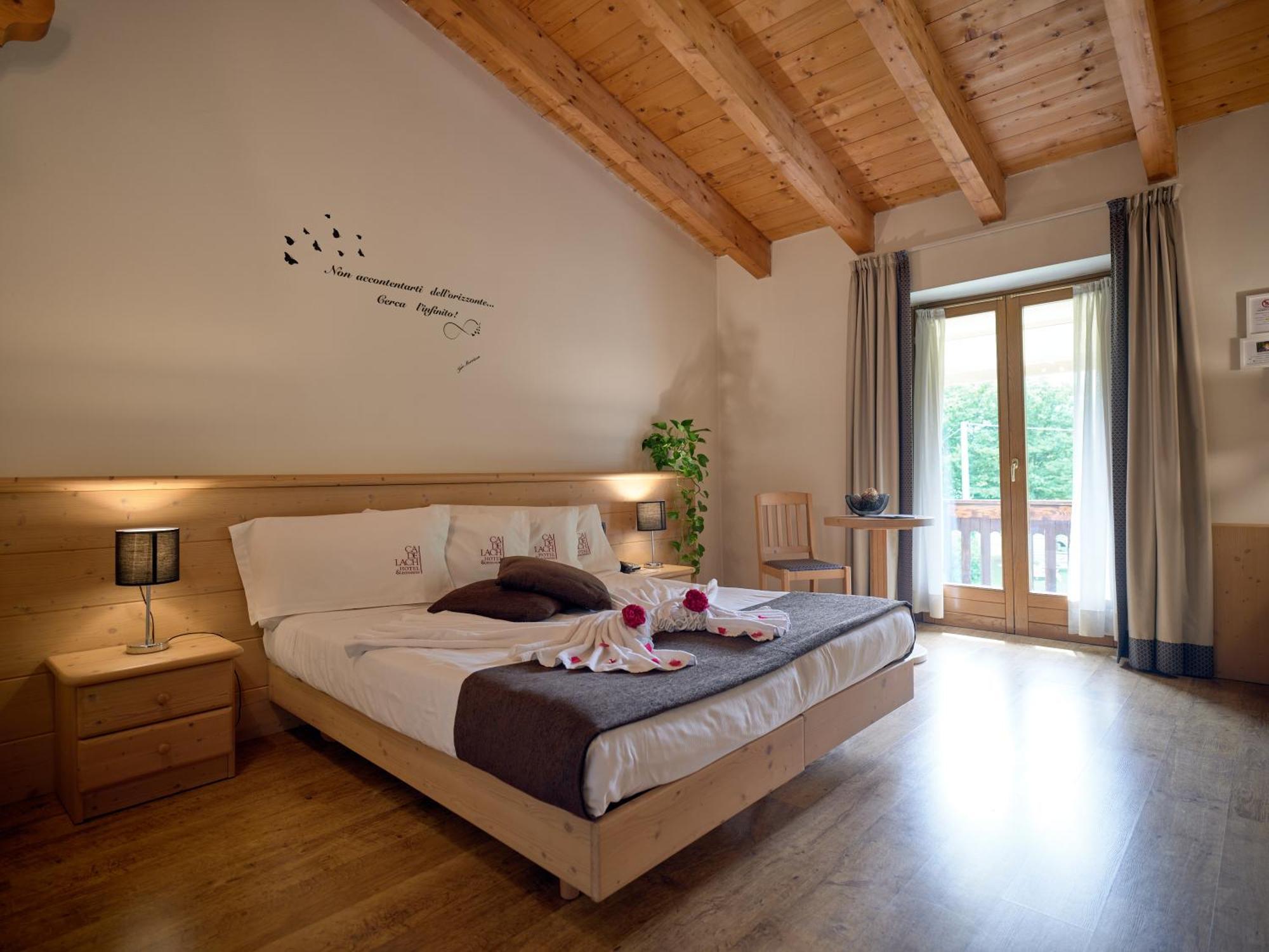 Ai Cadelach Hotel Giulia Revine Lago Bagian luar foto
