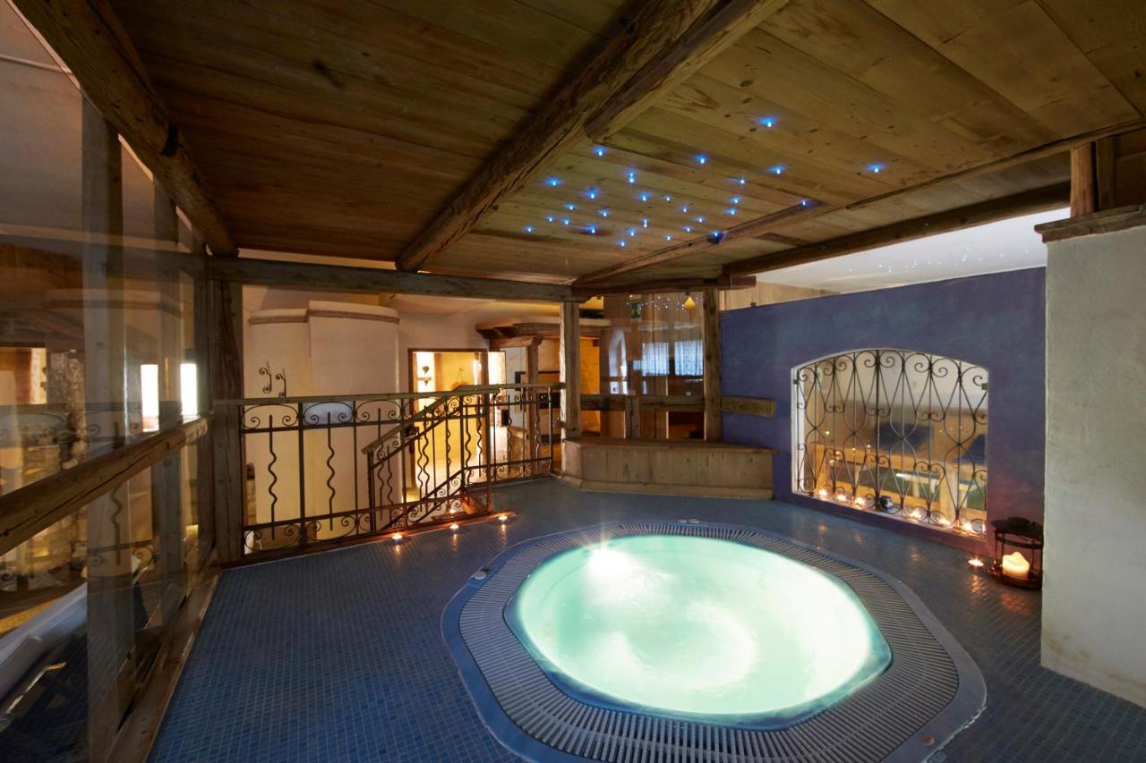 Ai Cadelach Hotel Giulia Revine Lago Bagian luar foto